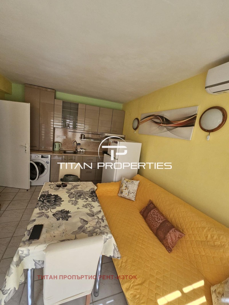 Дава под наем 4-СТАЕН, гр. Бургас, Център, снимка 8 - Апартаменти - 53017882