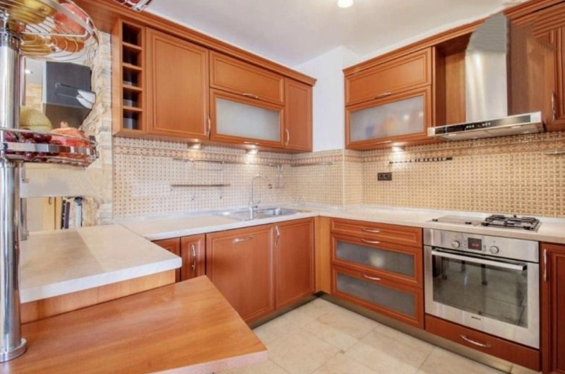 Дава под наем 3-СТАЕН, гр. София, Бъкстон