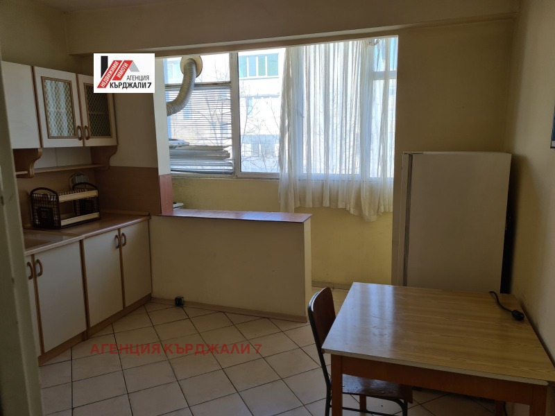 K pronájmu  2 ložnice Kardžali , Vazroždenci , 65 m2 | 84935558 - obraz [3]