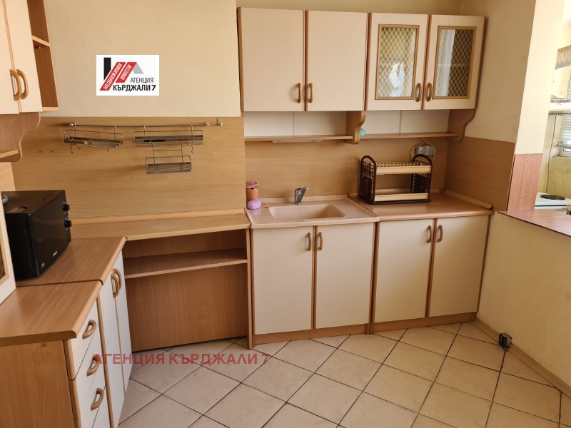 K pronájmu  2 ložnice Kardžali , Vazroždenci , 65 m2 | 84935558