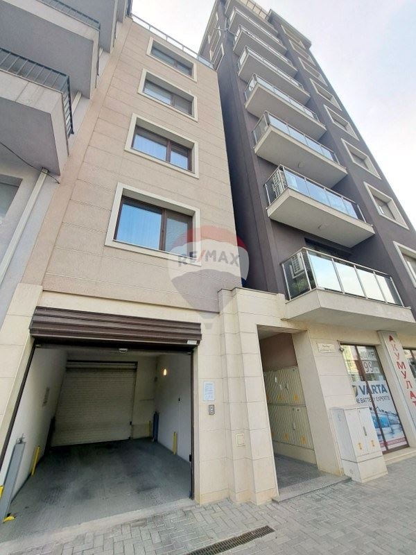 Под наем ГАРАЖ, ПАРКОМЯСТО, град Варна, Гранд Мол • 300 лв. / 153.39 € • 79873928 1