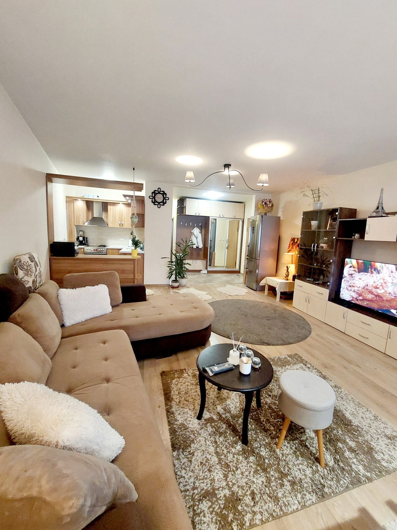 Дава под наем 3-СТАЕН, гр. София, Витоша, снимка 2 - Апартаменти - 54061500