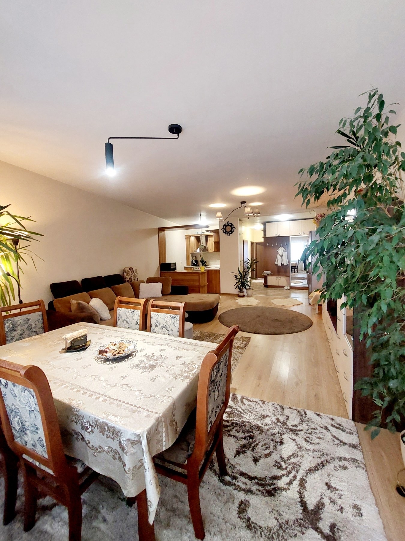 Дава под наем 3-СТАЕН, гр. София, Витоша, снимка 3 - Апартаменти - 54061500