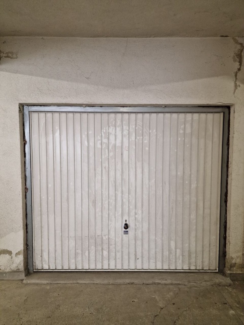 Дава под наем ГАРАЖ, ПАРКОМЯСТО, гр. Варна, Център, снимка 6 - Гаражи и паркоместа - 52786535