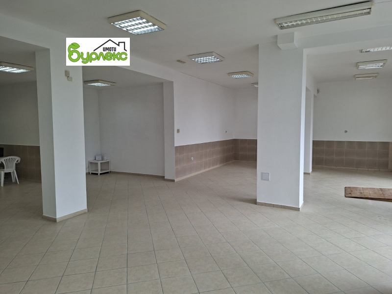 Дава под Наем ОФИС в град Варна, Възраждане 4 - 100 кв.м / 1 000 € » 1 955.83 лв., БУРЛЕКС ИМОТИ
