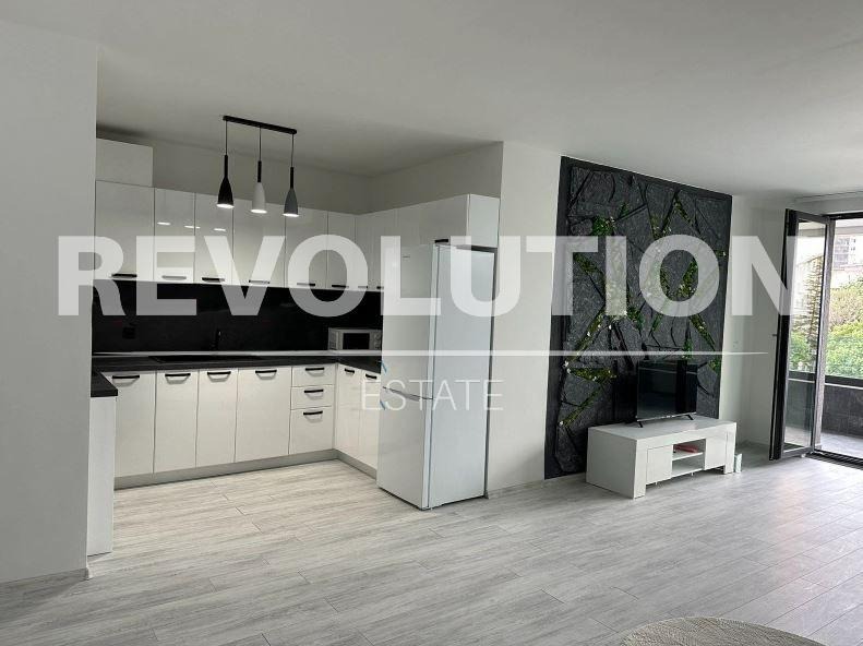 Дава под наем 3-СТАЕН, гр. Варна, Бриз, снимка 3 - Апартаменти - 53602333