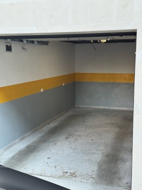 Zu vermieten Garage