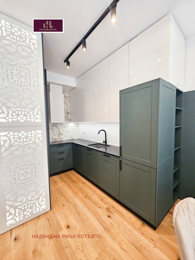 Do wynajęcia  3 sypialnie Sofia , Centar , 151 mkw | 50058631 - obraz [6]