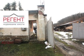 Cladire industriala Hadjițonev most, Gabrovo