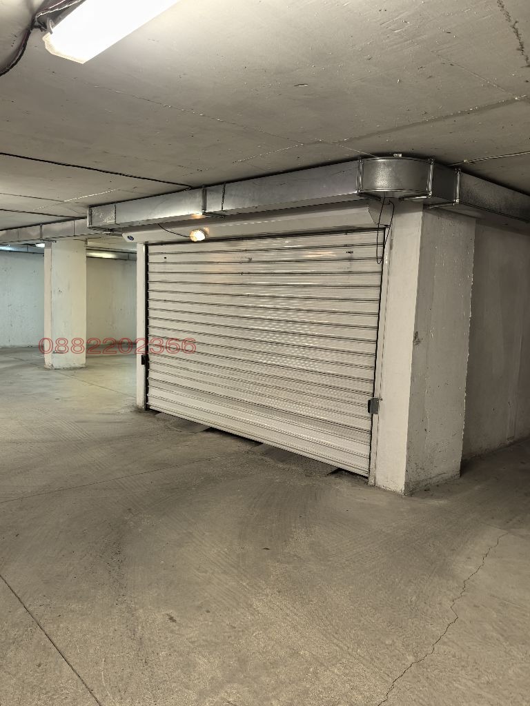 Дава под наем ГАРАЖ, ПАРКОМЯСТО, гр. София, Център, снимка 2 - Гаражи и паркоместа - 52748371