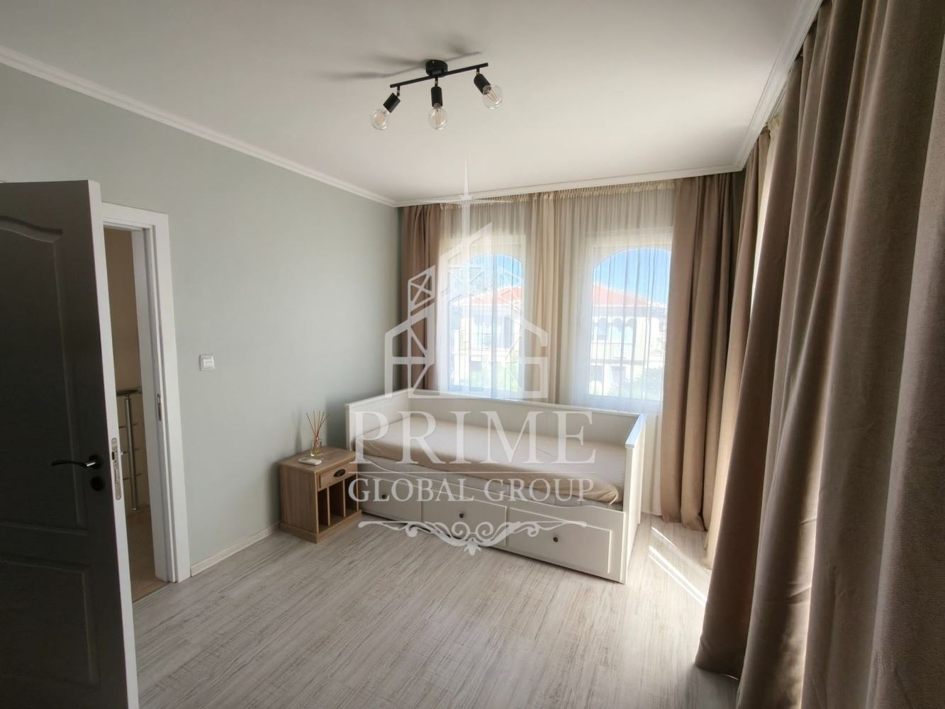 Дава под наем КЪЩА, гр. Бургас, Сарафово, снимка 11 - Къщи - 55612437